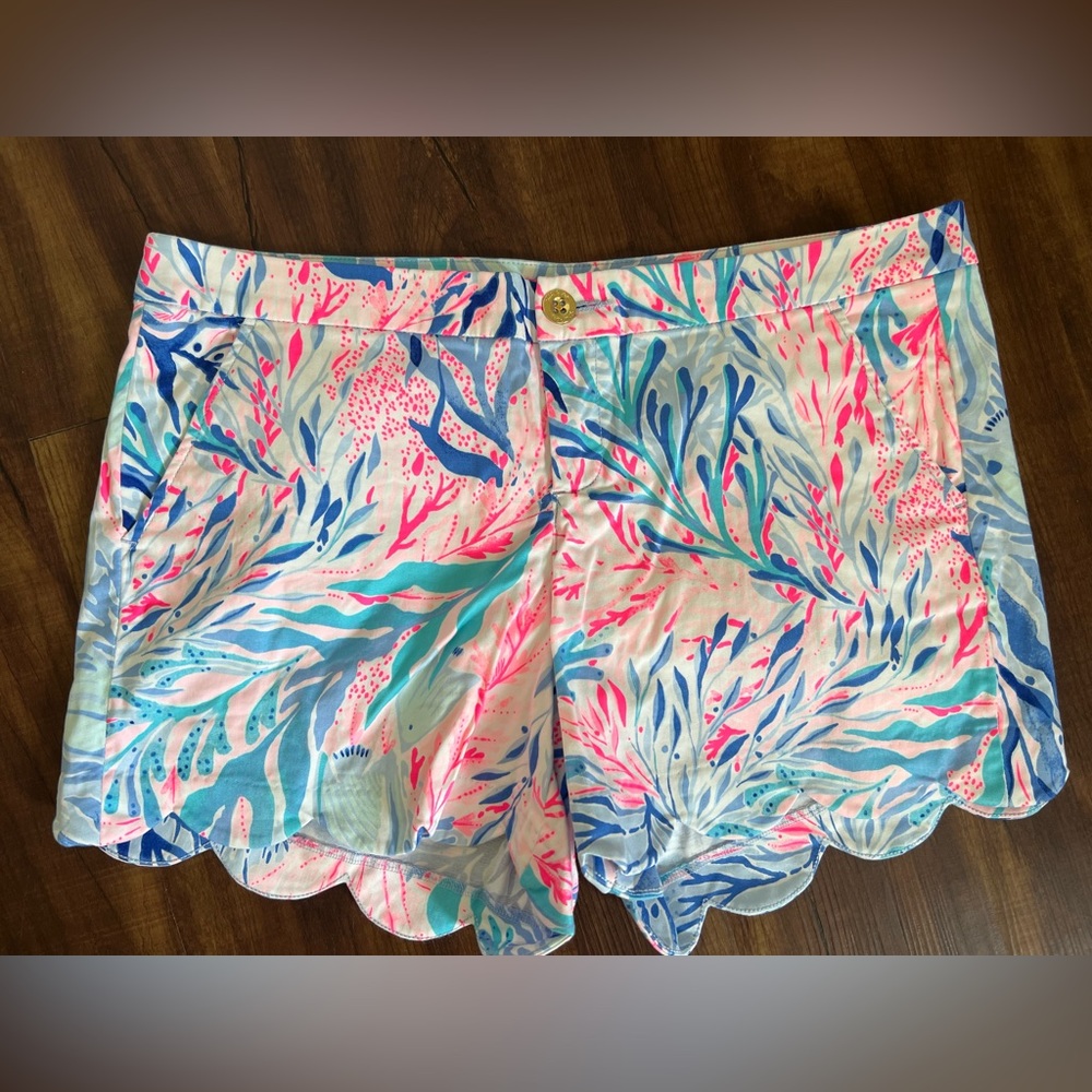EUC Lilly Pulitzer Buttercup Shorts, Size 14, Coral Print
